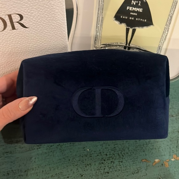New Dark Blue Dior Makeup Bag and Dior Box - Picture 2 of 8